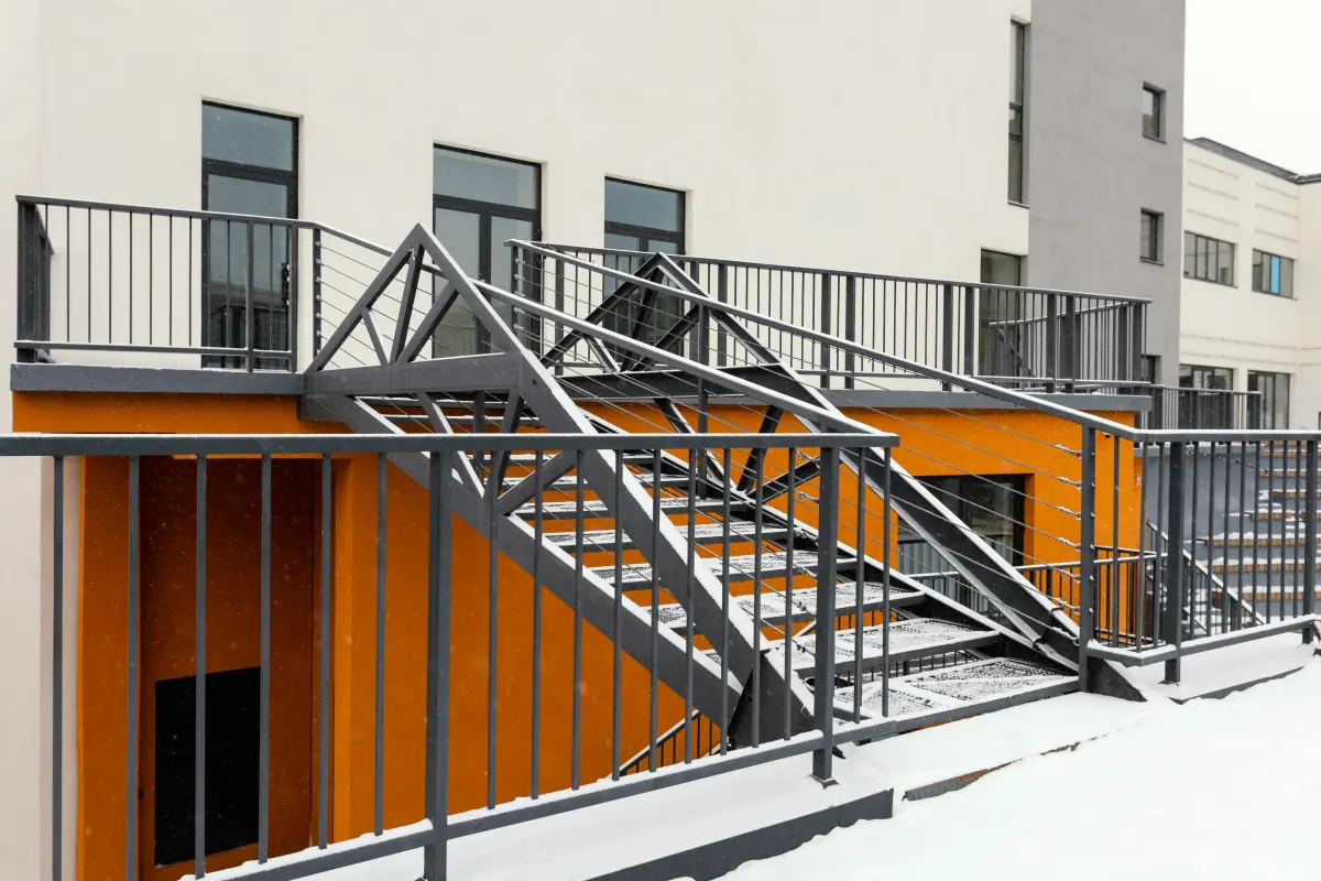 Fabrikasi Railing Balkoni