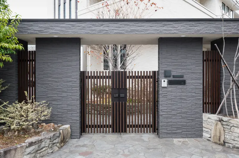 Pintu Pagar Besi Tempa